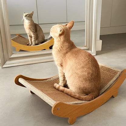 chat zen sur son grattoir pour chat