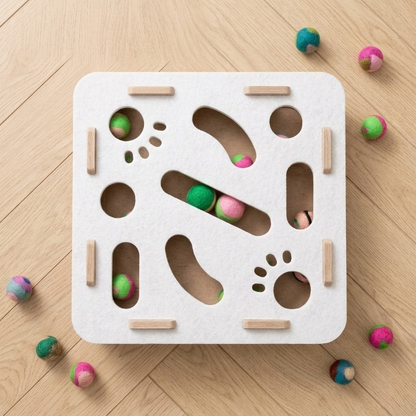 vue dessus du puzzle avec balles colorées jouet pour chat